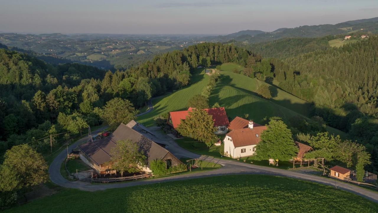 Urkraeuterwagen Hotel Leutschach Luaran gambar